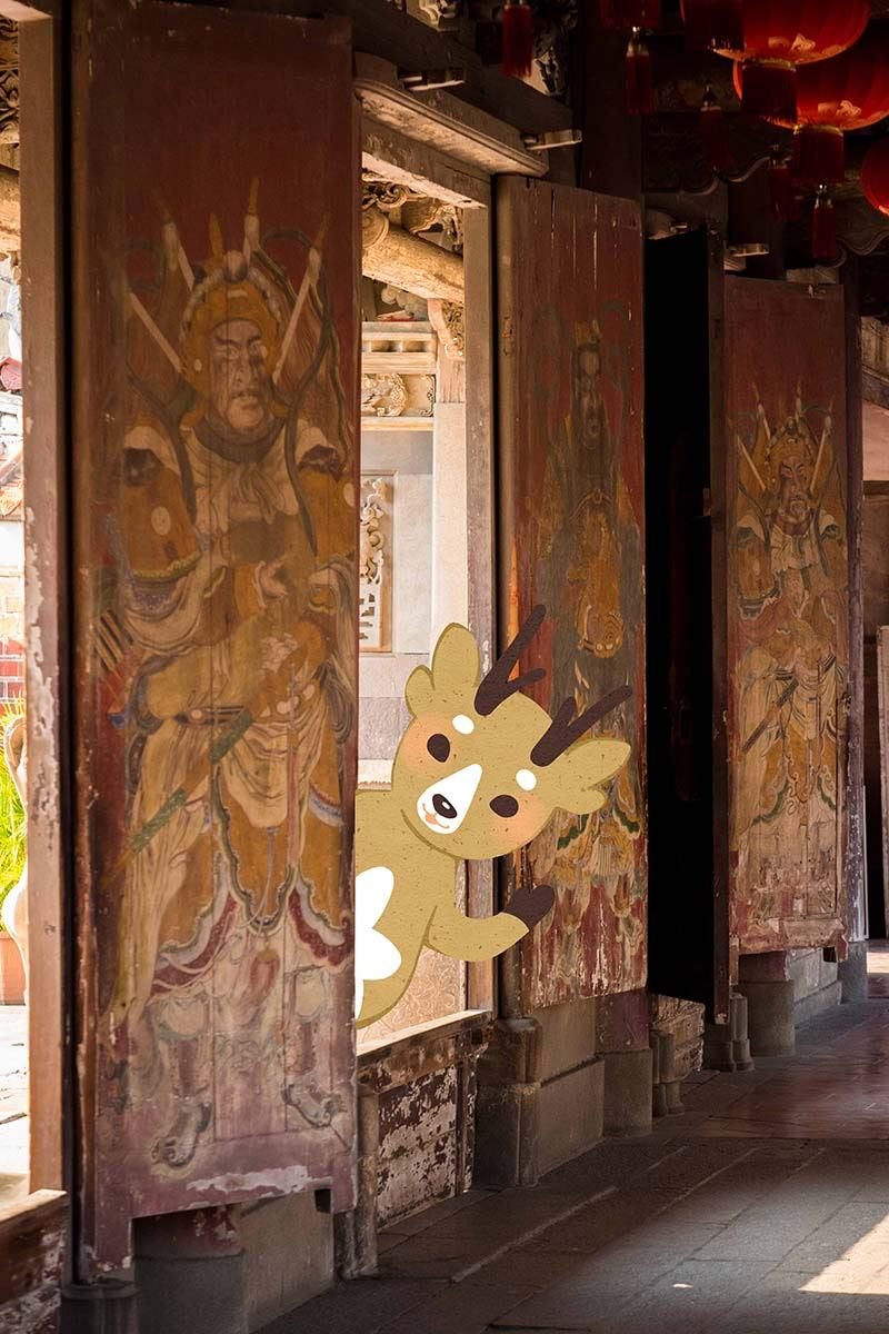鹿港龍山寺門神彩繪與鹿插畫