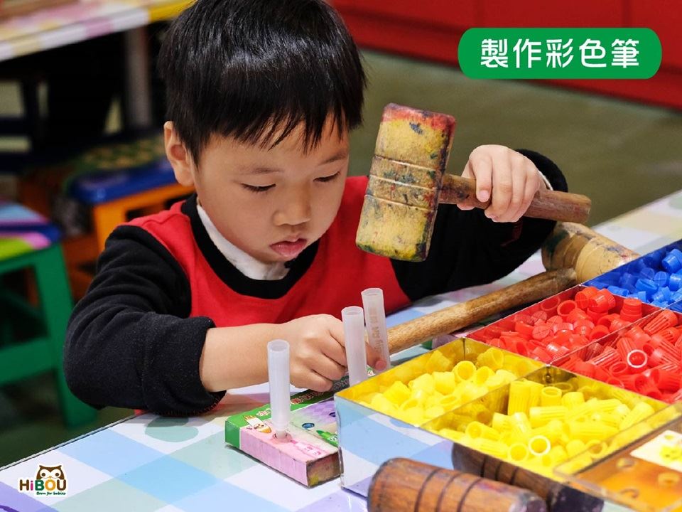 蠟筆工廠製作彩色筆│親子旅遊宜蘭